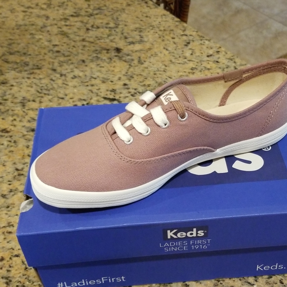 New in box keds sneaker